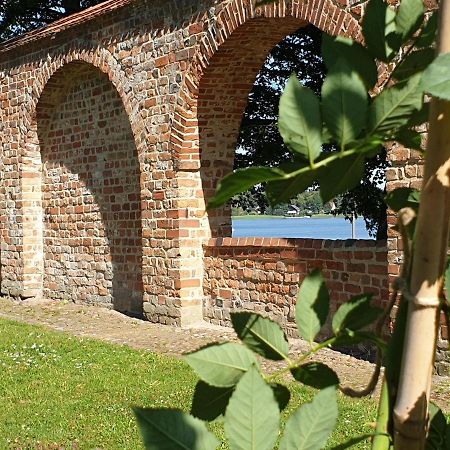 Travel Art Boardinghouse  Aparthotel Neuruppin Exterior foto