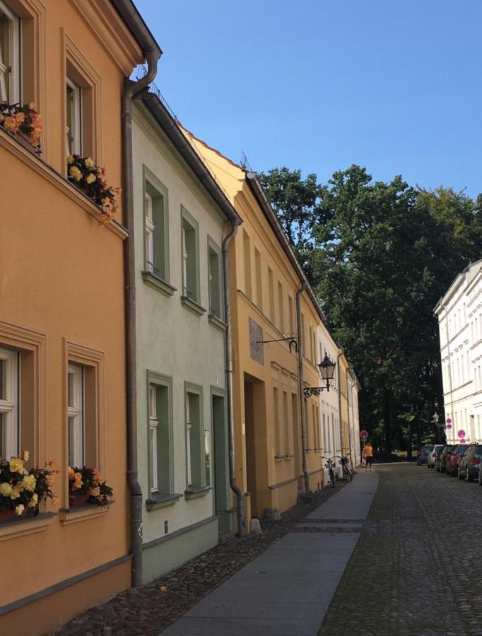 Travel Art Boardinghouse  Aparthotel Neuruppin Exterior foto